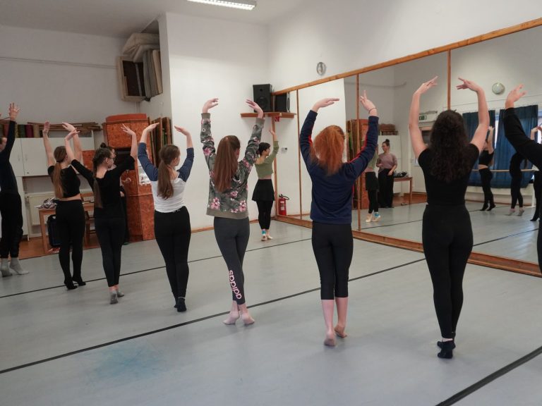 Kortárs- és moderntánc kurzus